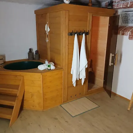 Дом отдыха Familienfreundliches-luxus-bahnwaerterhaus