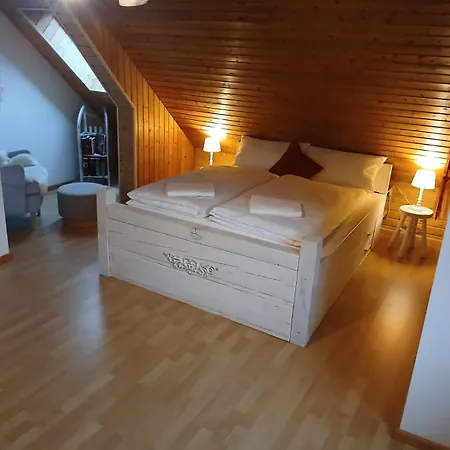 Familienfreundliches-luxus-bahnwaerterhaus * Шильтах