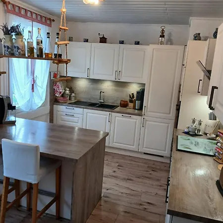 Familienfreundliches-luxus-bahnwaerterhaus * Шильтах